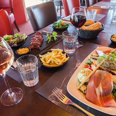 酒店 The Originals City, Les Bruyeres, Dax Nord 卡斯泰