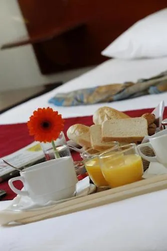 Hotel The Originals City, Les Bruyeres, Dax Nord