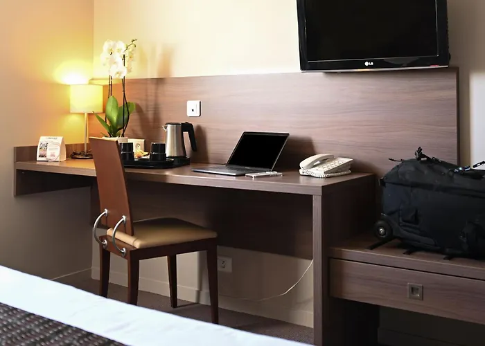 Hotel The Originals City, Les Bruyeres, Dax Nord Castets