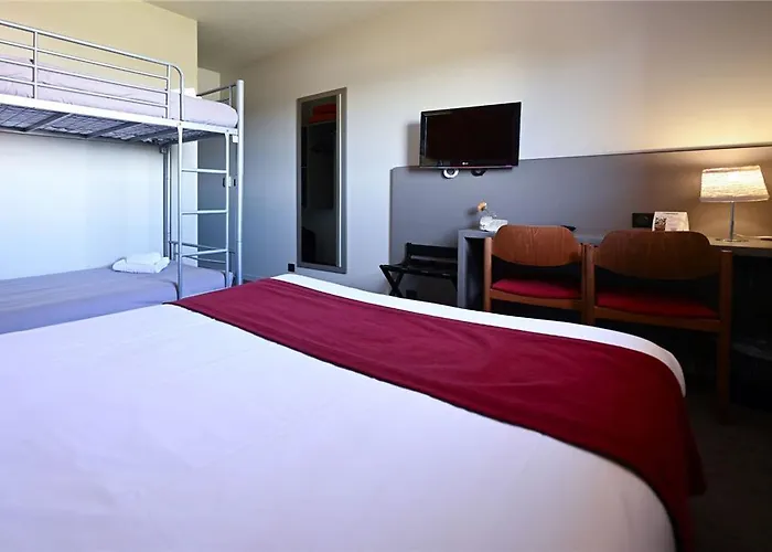 Hotel The Originals City, Les Bruyeres, Dax Nord Castets