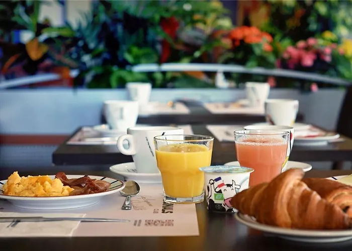 Hotel The Originals City, Les Bruyeres, Dax Nord Castets